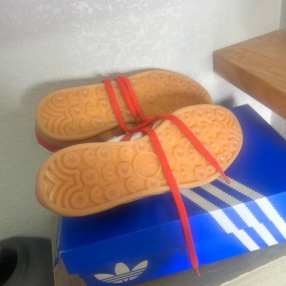 🆕 Adidas Gazelle Scarlet Red and White Shoes • M 7 • MSRP: $125 - Picture 7 of 7